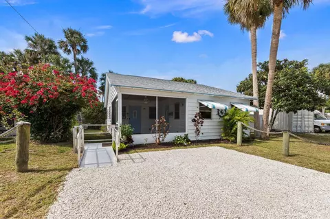 2636 NE Hickory Ave, Jensen Beach, FL 34957