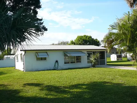 903 Echo St, Fort Pierce, FL 34982