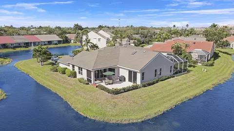 131 N Lakeshore Dr, Hypoluxo, FL 33462