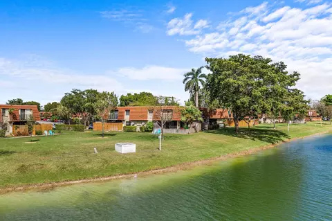 9494 NW 48th St, Sunrise, FL 33351