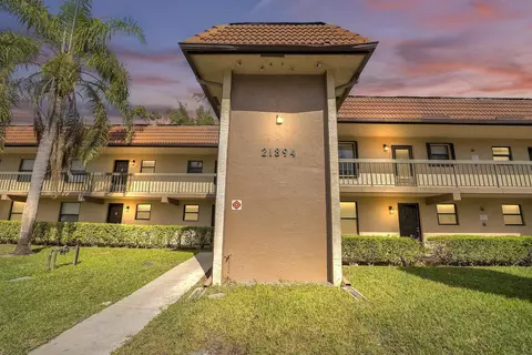 21894 Lake Forest Cir #204, Boca Raton, FL 33433