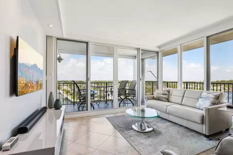 521 N Riverside Dr #709, Pompano Beach, FL 33062