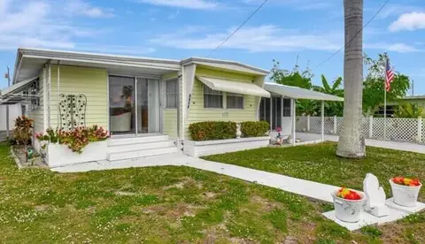 4065 N Shady Ln, Boynton Beach, FL 33436