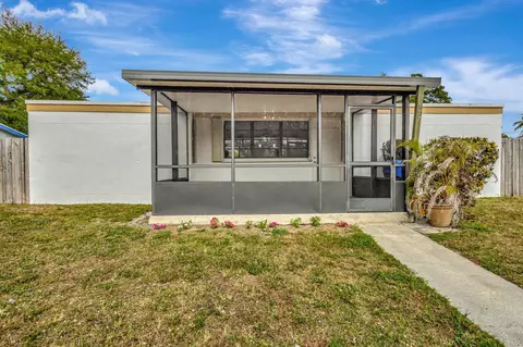 627 Camellia Dr, Royal Palm Beach, FL 33411