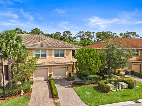 5865 Monterra Club Dr, Lake Worth, FL 33463