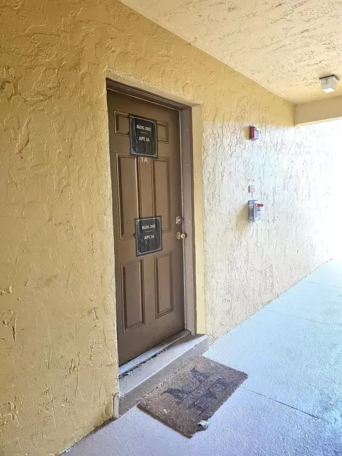 2812 NW 55th Ave #1A, Lauderhill, FL 33313