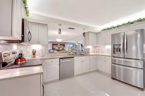 9716 Sills Dr E #101, Boynton Beach, FL 33437