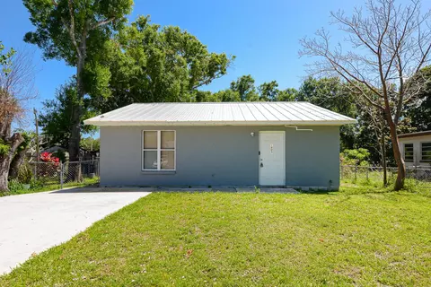 1809 Tucker Ct, Fort Pierce, FL 34950