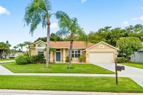 3540 Cypress Wood Ct, Lake Worth, FL 33467