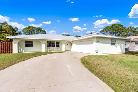2252 SE Wald St, Port Saint Lucie, FL 34984