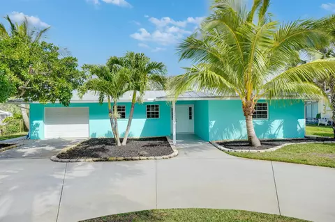 1495 NE Hilltop St, Jensen Beach, FL 34957