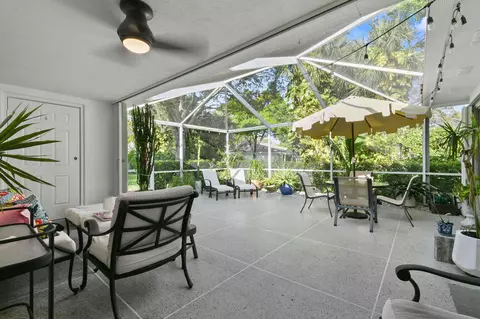 5402 Red Oak Ct, Palm Beach Gardens, FL 33410
