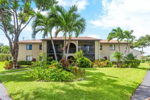 513 Shady Pne #C2, Greenacres, FL 33415