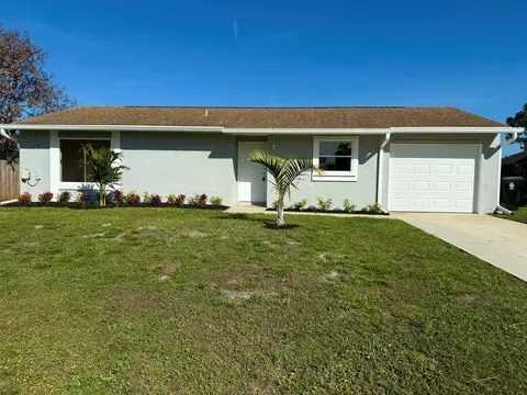 525 SE Sweet Ave, Port Saint Lucie, FL 34983