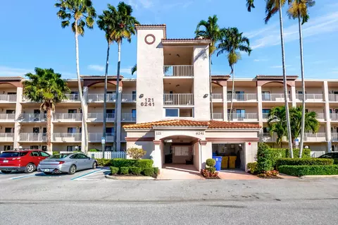 6241 Pointe Regal Cir #105, Delray Beach, FL 33484