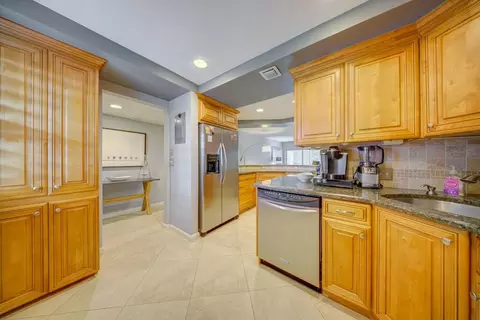 3200 N Palm Aire #503, Pompano Beach, FL 33069