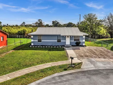 285 SW 9th, South Bay, FL 33493