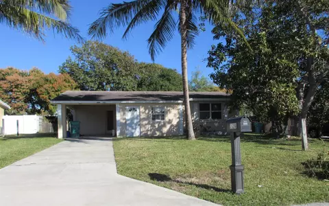 229 SW 10 Ave, Boynton Beach, FL 33435