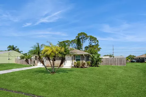 1149 SW Jennifer Ave, Port Saint Lucie, FL 34953