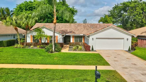 10221 Harbourtown Ct, Boca Raton, FL 33498
