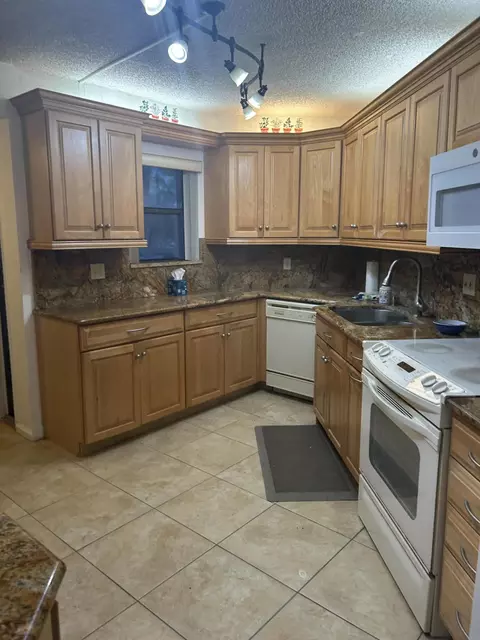 Undisclosed, Boca Raton, FL 33433