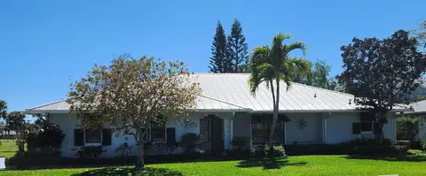 4321 Gator Trace Dr, Fort Pierce, FL 34982