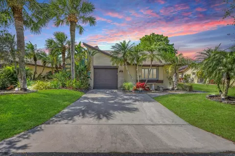 198 Meander Cir, Royal Palm Beach, FL 33411