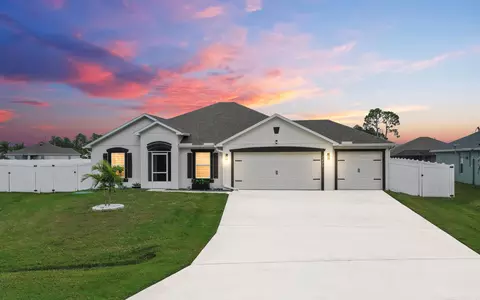 2423 SW Page Cir, Port Saint Lucie, FL 34953