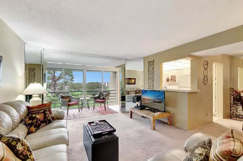 3755 Via Poinciana #606, Lake Worth, FL 33467