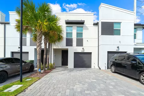 3505 Joshua Tree St, Lake Worth, FL 33461