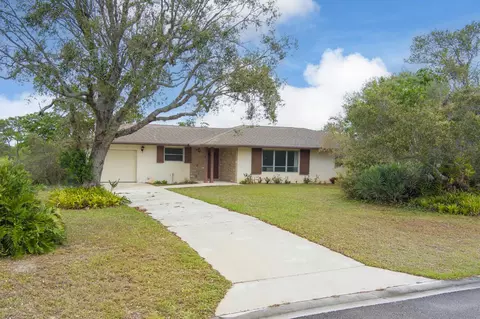 9125 SE Karin St, Hobe Sound, FL 33455