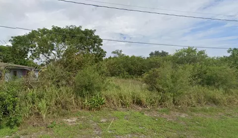 2424 42nd St, Vero Beach, FL 32967