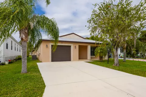 11 Nogales Way, Port St Lucie, FL 34952