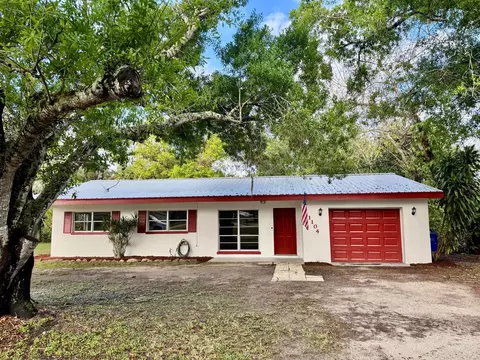 1104 SE 8th Dr, Okeechobee, FL 34974