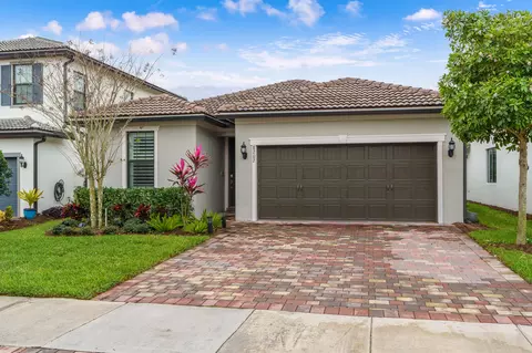 8202 Cadre Noir Rd, Lake Worth, FL 33467