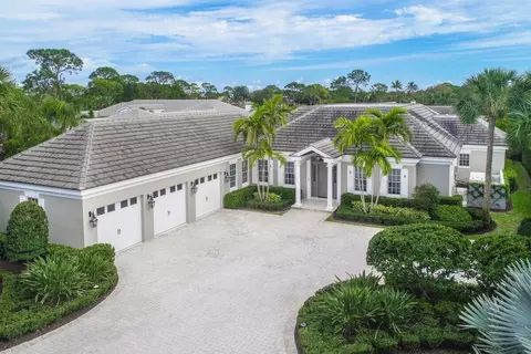 6801 SE Wood Lark Ln, Hobe Sound, FL 33455