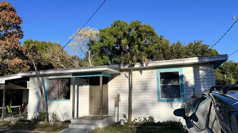 704 S 17th St, Fort Pierce, FL 34950