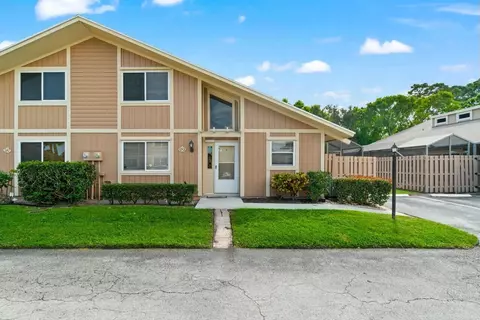 262 Maplecrest Cir, Jupiter, FL 33458