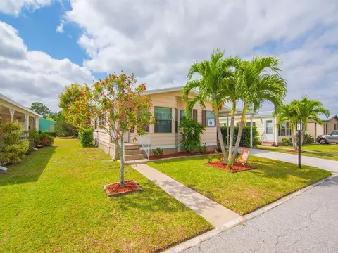 561 Barb Ann Ln, Port Saint Lucie, FL 34952