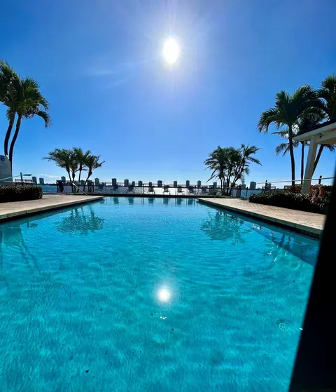 1105 Lake Shore Dr #103, Lake Park, FL 33403