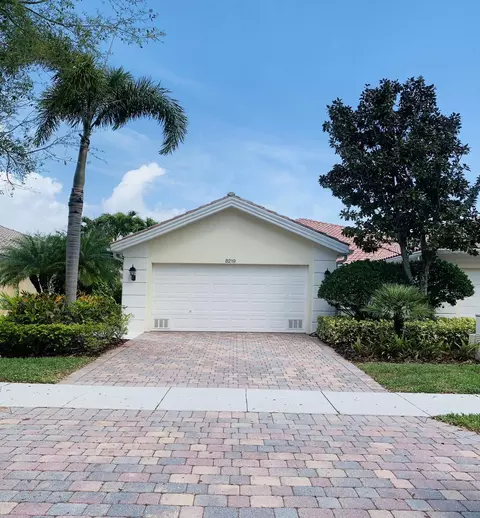 8219 Saint Johns Ct, Wellington, FL 33414