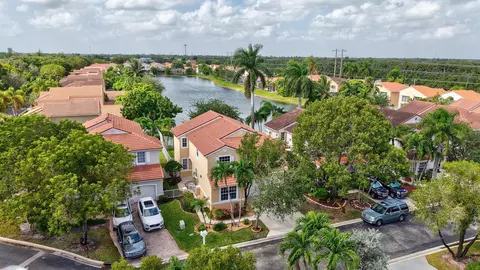 11204 NW 46 Dr, Coral Springs, FL 33076