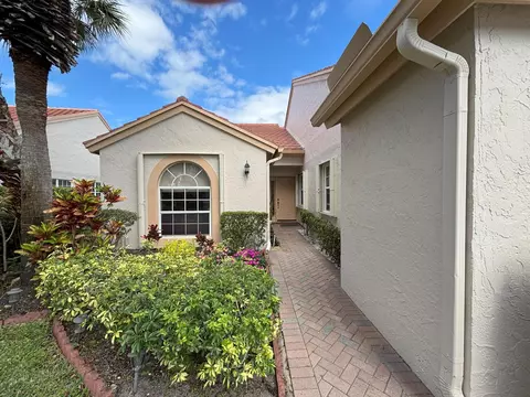 7773 Silver Lake Dr, Delray Beach, FL 33446