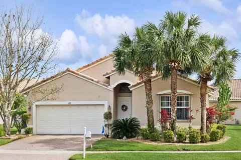 370 NW Springview Loop, Port Saint Lucie, FL 34986