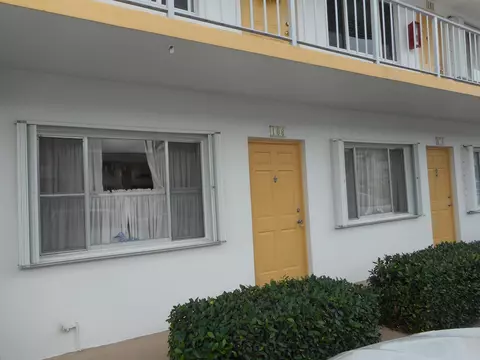 3322 Cynthia Ln #106, Lake Worth Beach, FL 33461