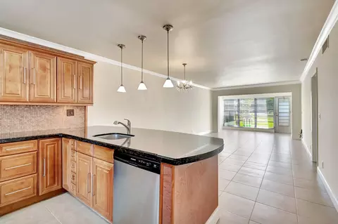 2840 SW 13th St #104, Delray Beach, FL 33445