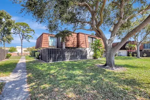 2152 White Pine A Cir #A, Greenacres, FL 33415