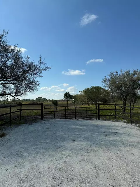 Undisclosed, Okeechobee, FL 34972