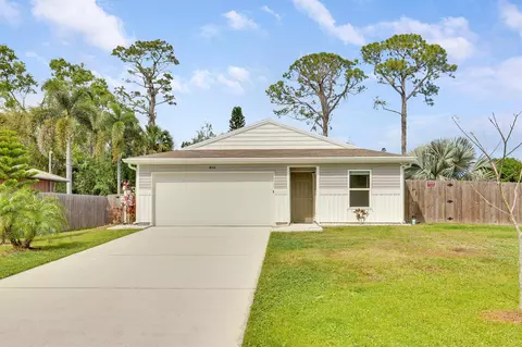 8104 Santa Clara Blvd, Fort Pierce, FL 34951
