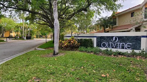 3881 Coral Tree Cir #3881, Coconut Creek, FL 33073